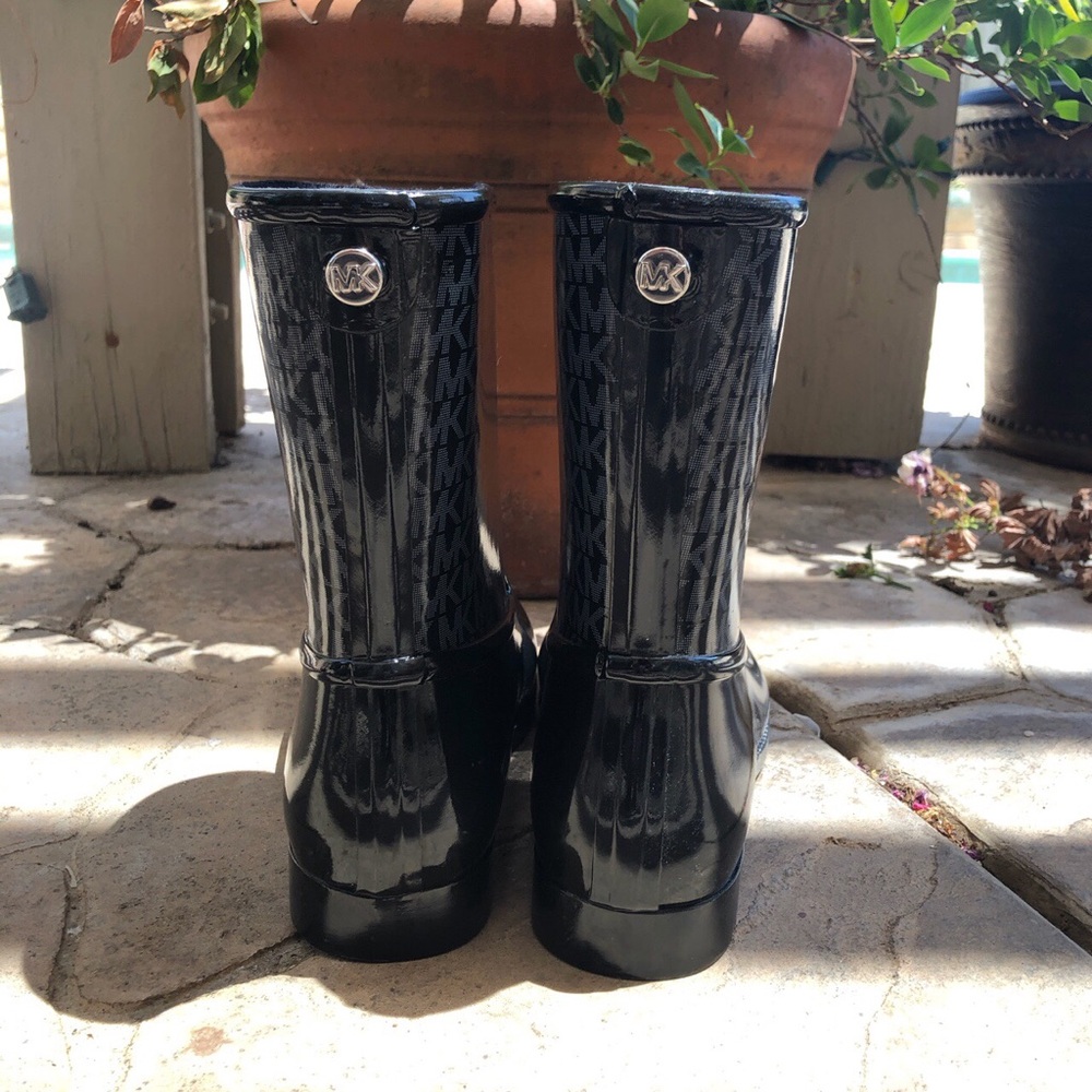 Michael Kors Goloshes Boots - Picture 3 of 3